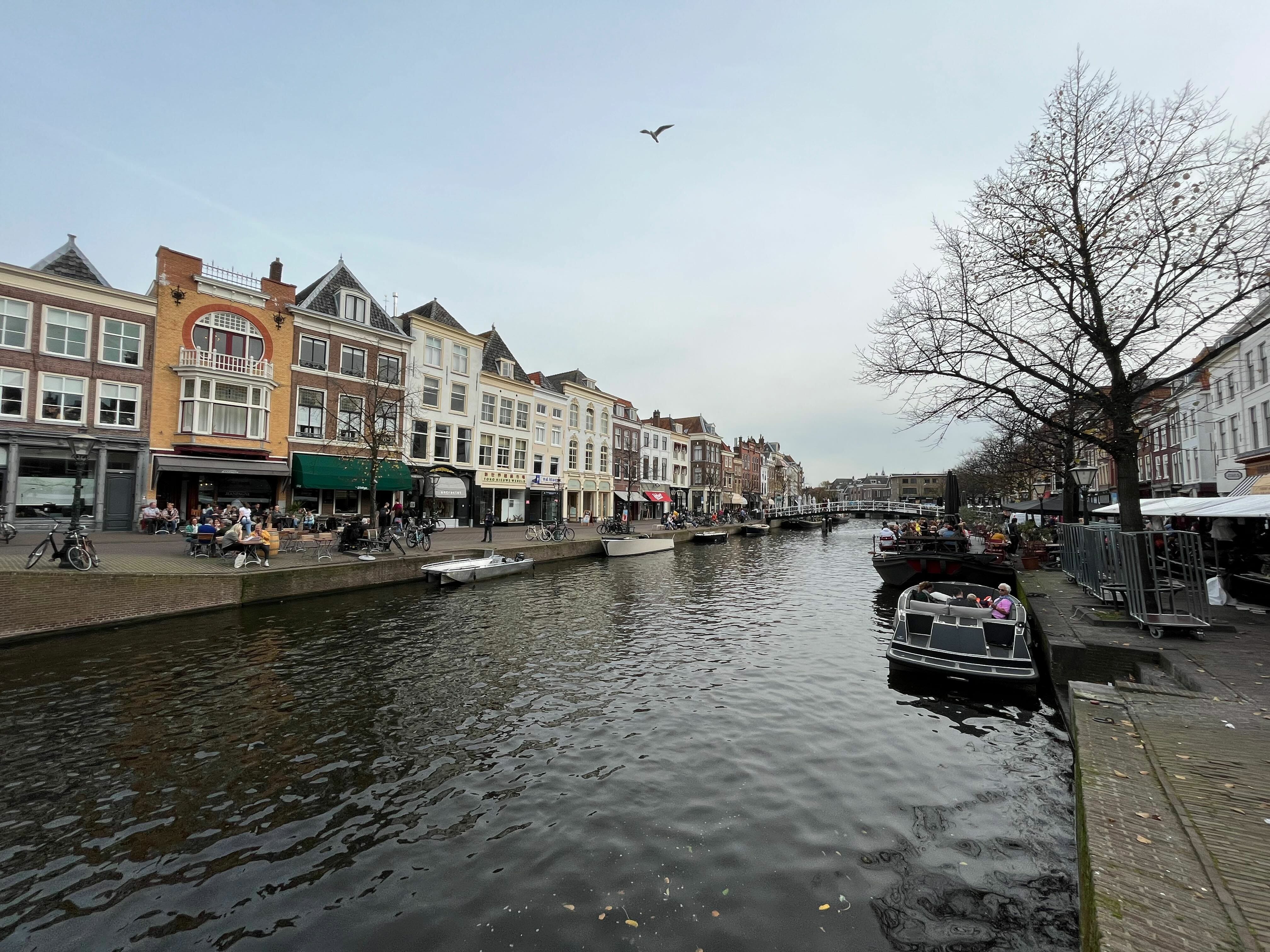 Leiden canal