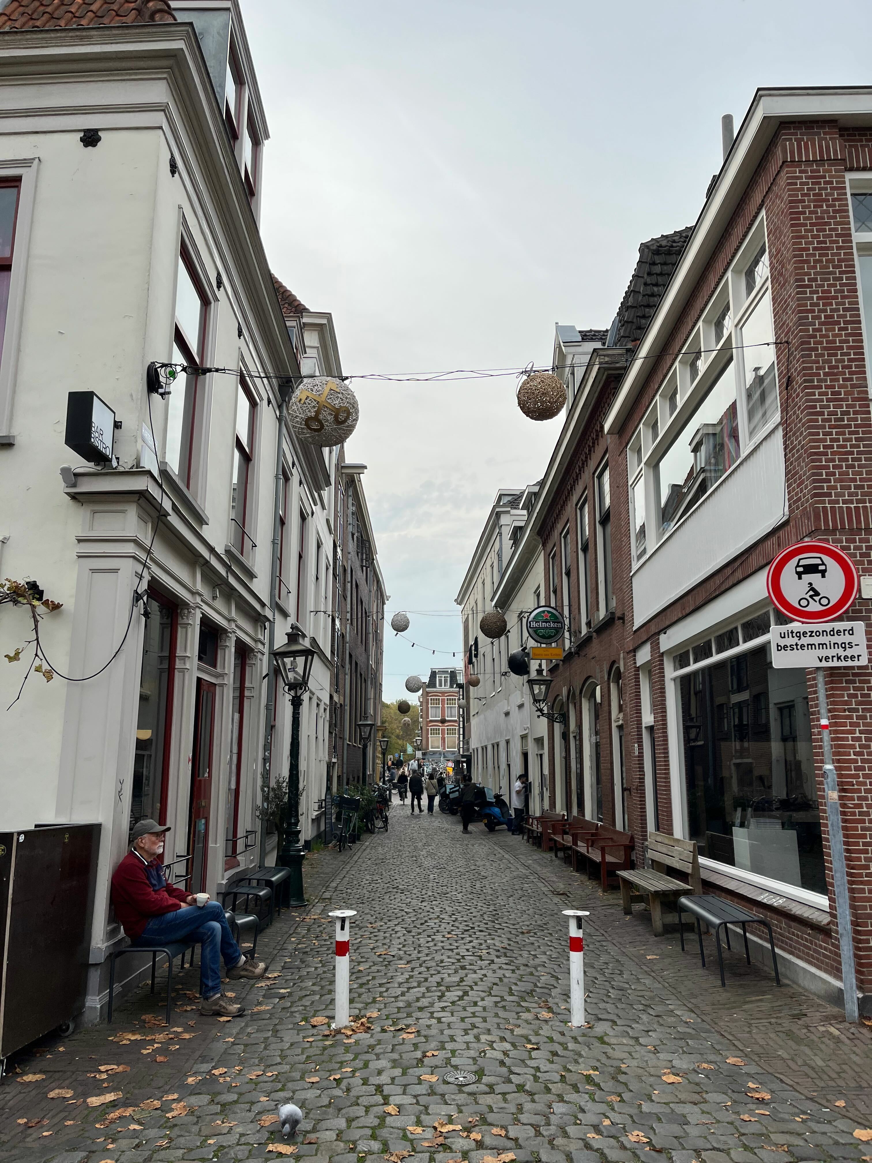 Leiden street
